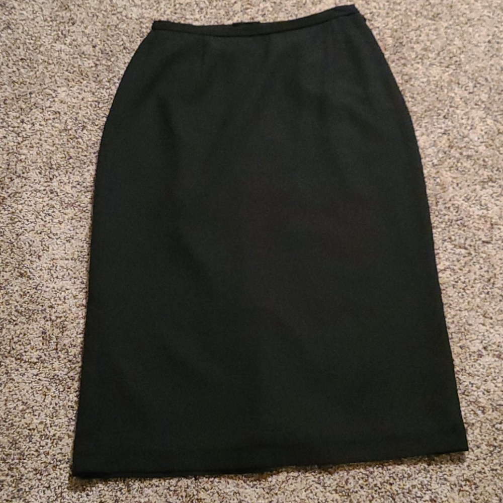Karen Scott black skirt Size 10